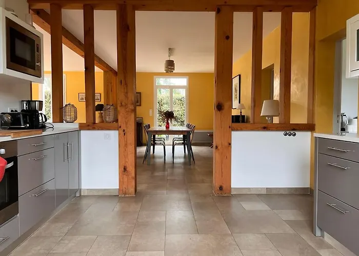 House In - 5 Bedrooms Villa